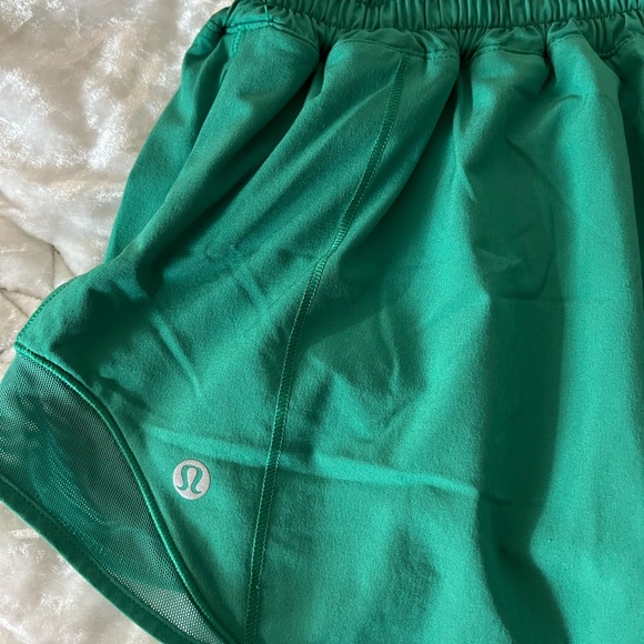 Lululemon Hotty Low Rise Lined Shorts - Picture 5 of 5